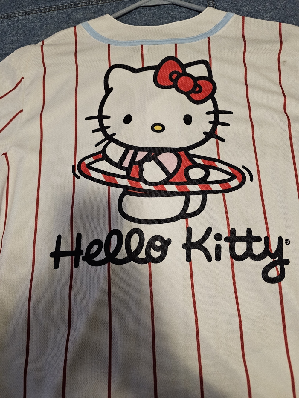 Hello Kitty Baseball Jersery - Picture 3 of 4